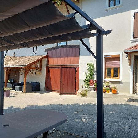 Les Copains D'Abord Vila Beaucroissant Exterior foto