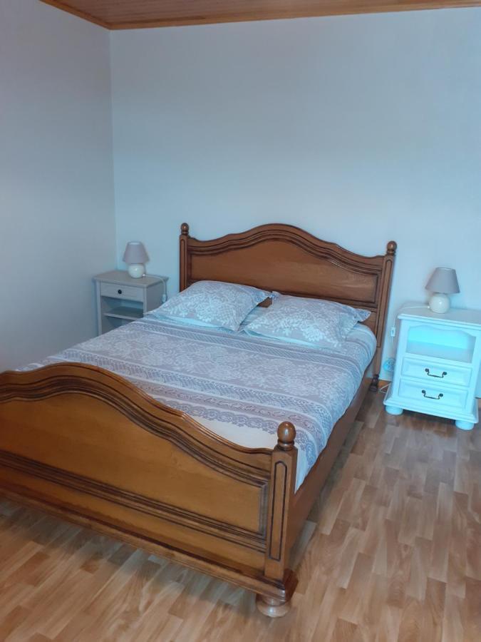 Les Copains D'Abord Vila Beaucroissant Exterior foto