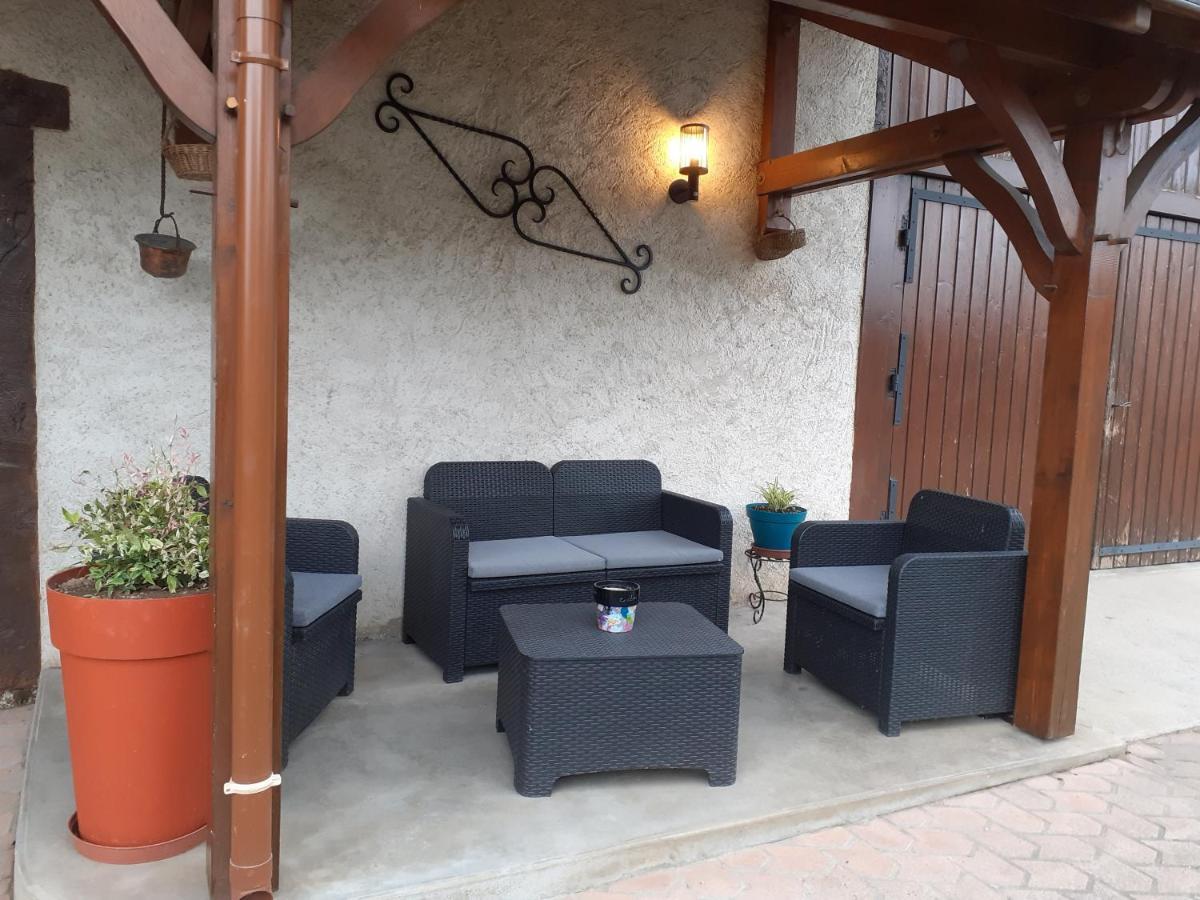 Les Copains D'Abord Vila Beaucroissant Exterior foto