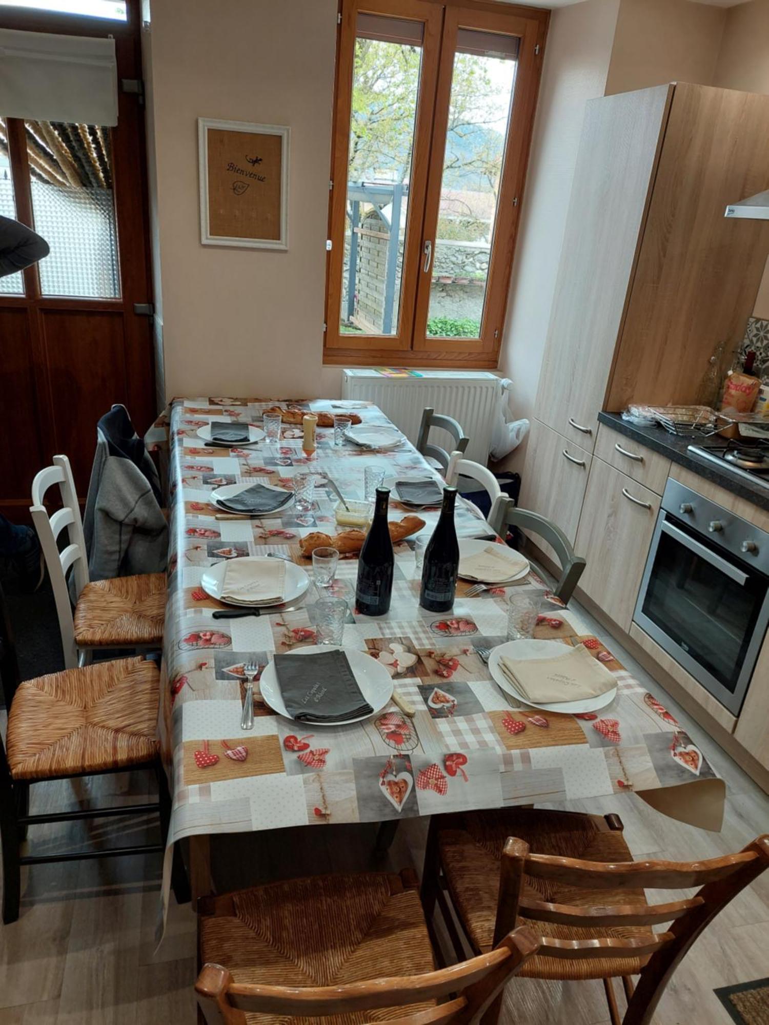 Les Copains D'Abord Vila Beaucroissant Exterior foto